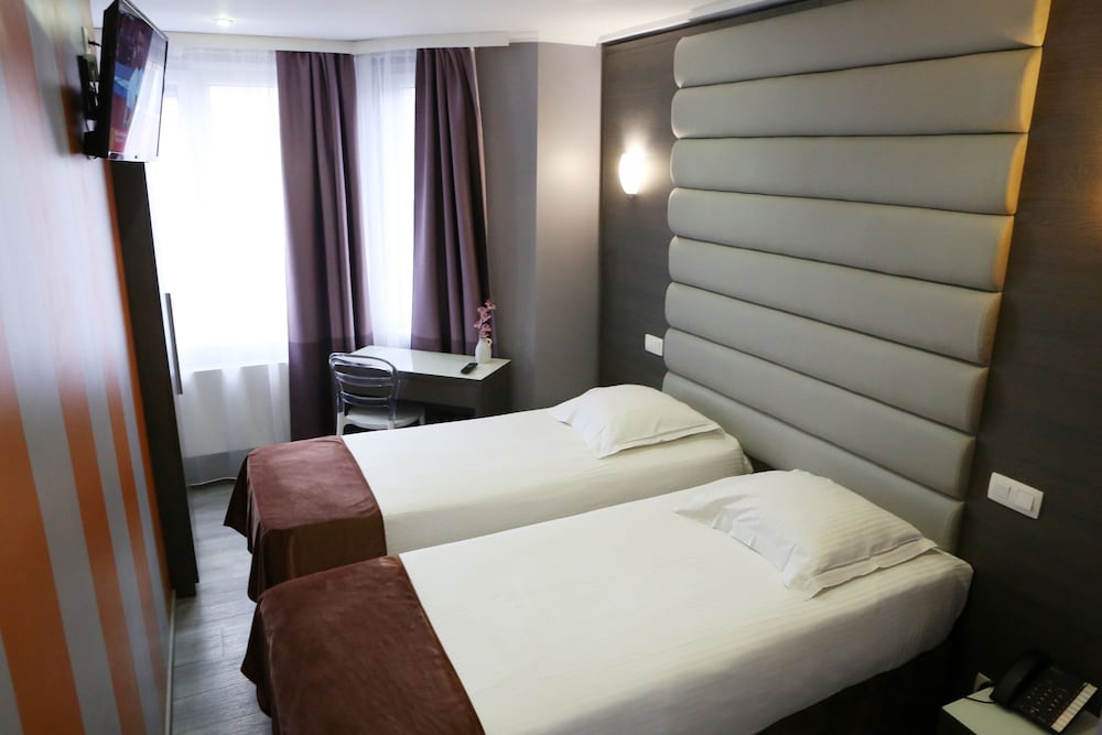 Economy Twin Room photo 1