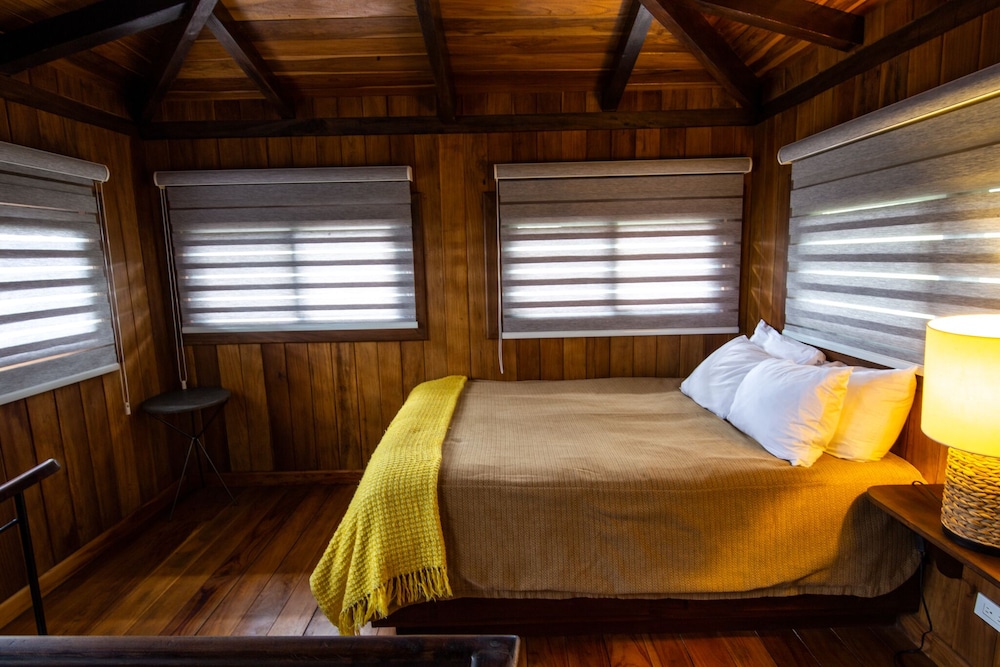Family Tree House, 2 Bedrooms, Mountain View photo 2