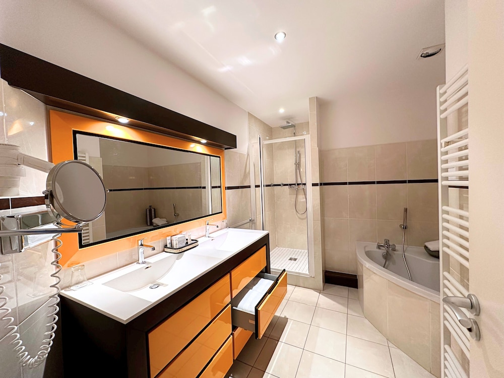 Suite Junior Prestige - Vue Jardins & Vignobles photo 3