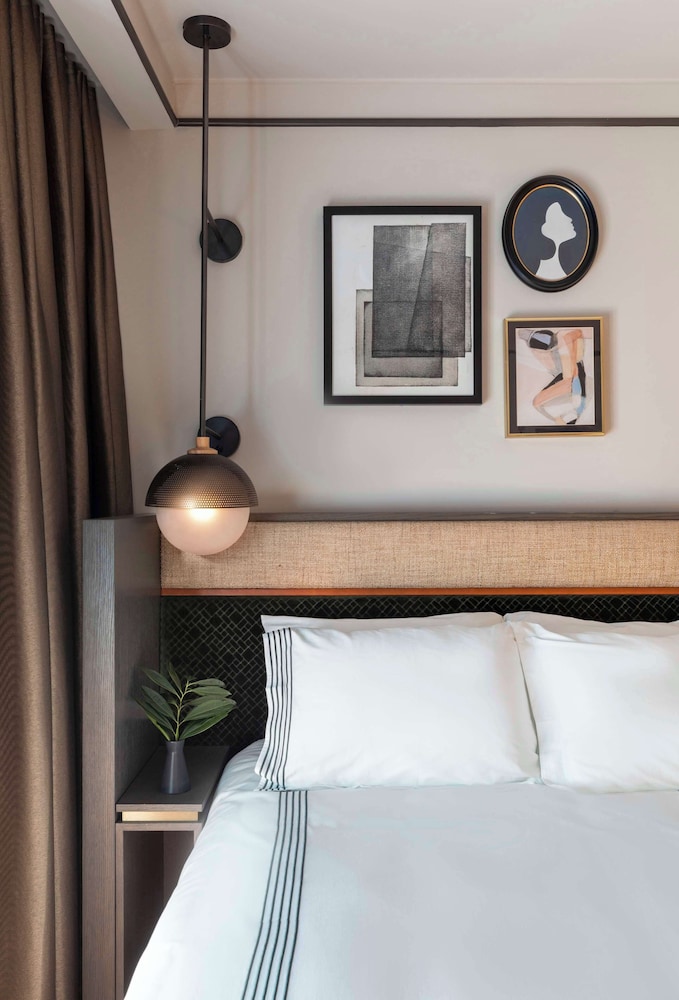 Room, 2 Queen Beds (Shower)