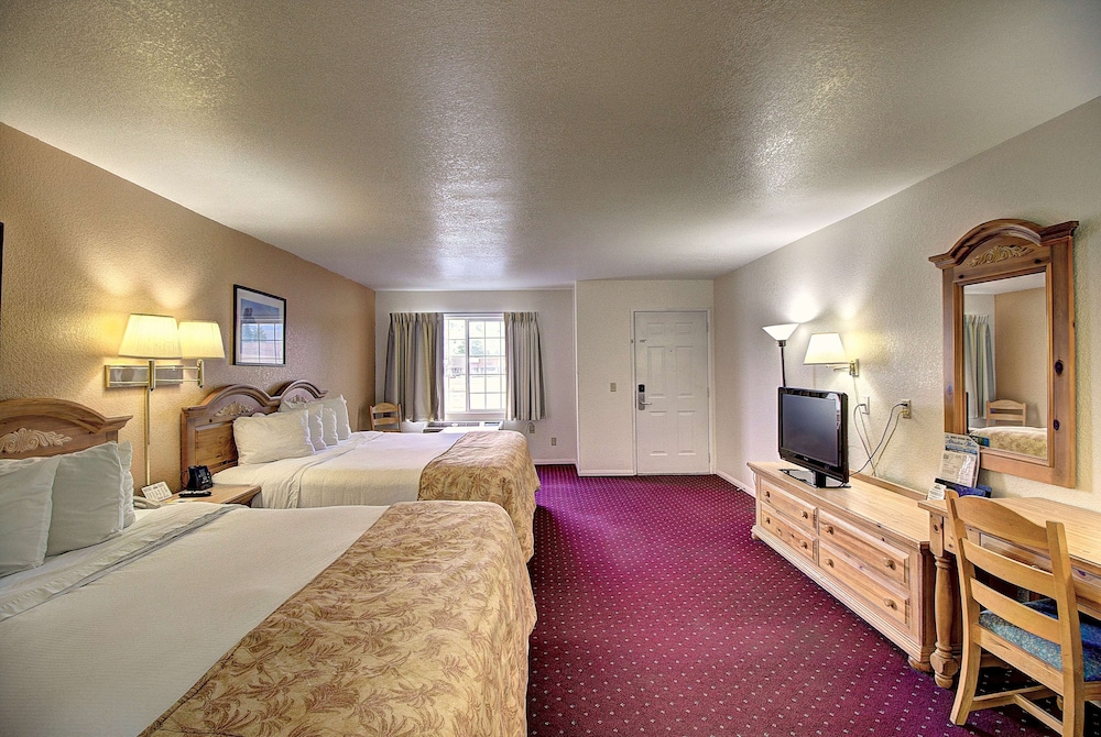 Room, Two King beds Non Smoking - Photo 1