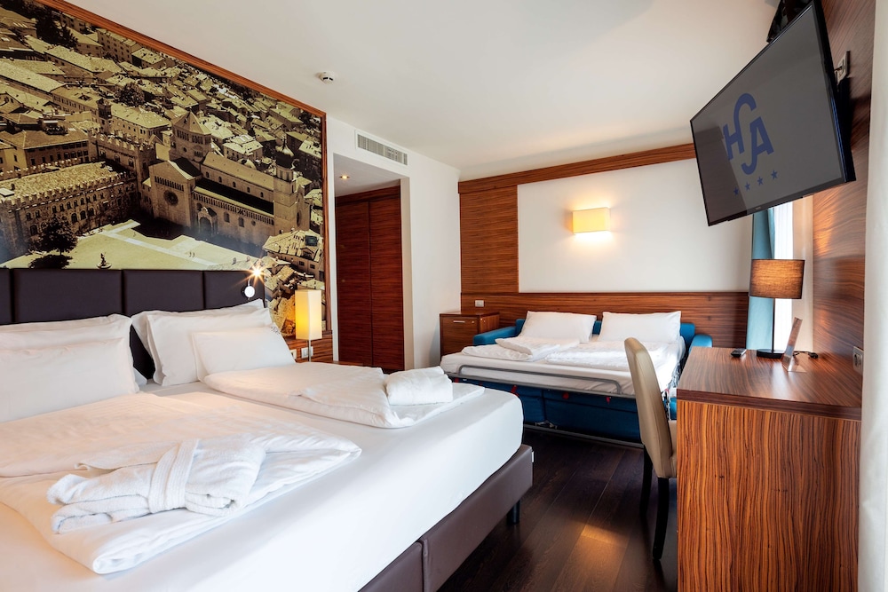 Junior Room, 1 King Bed with Sofa bed (Spa access) - Photo 8