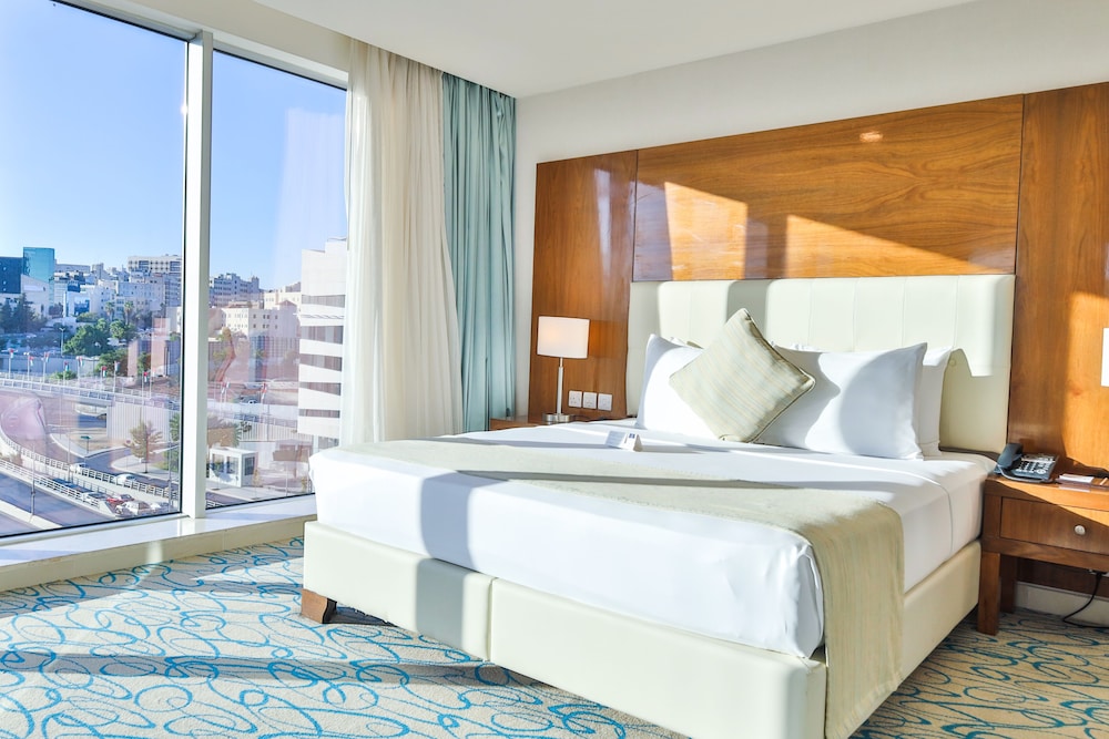 Executive Suite - Photo 6