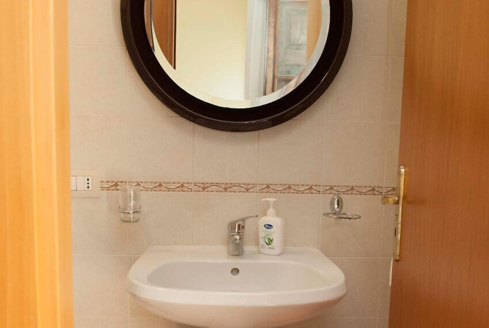 Quadruple Room (Arancia) photo 2