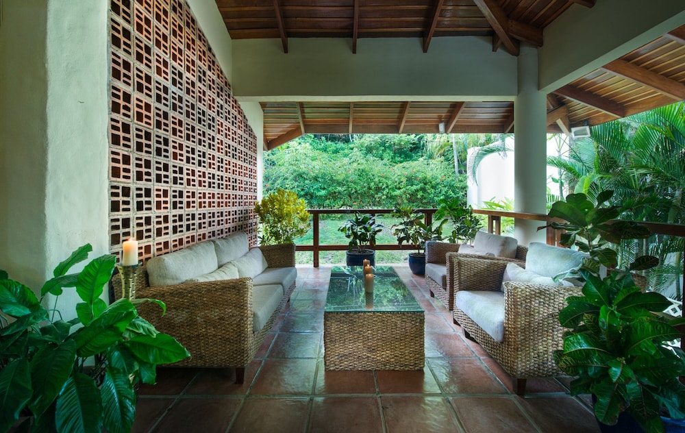 Luxury House photo 2