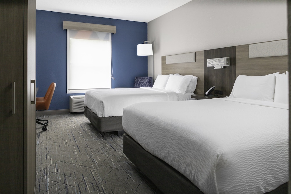 Standard Room, 2 Queen Beds - Photo 1
