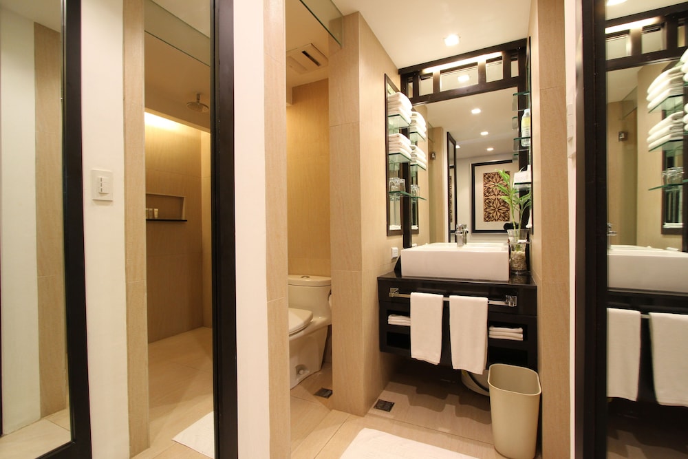 Deluxe Room, 2 Queen Beds photo 3