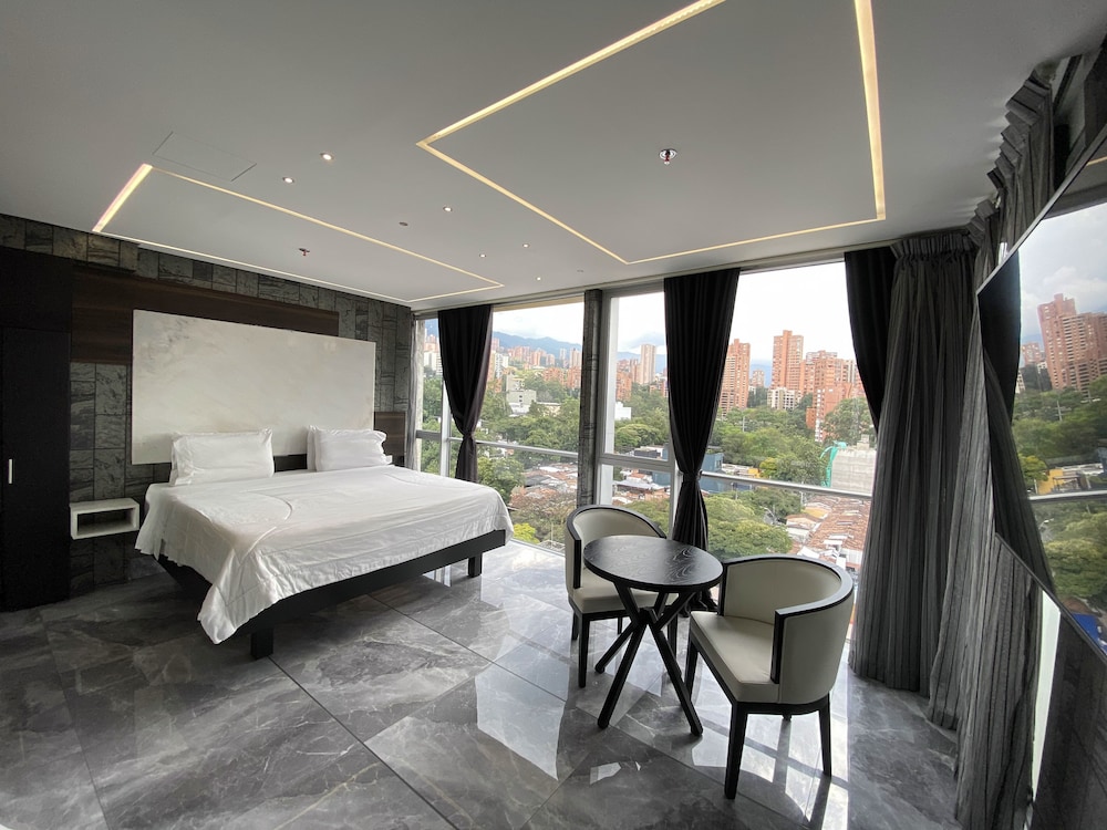 Suite with hot tub - Photo 6