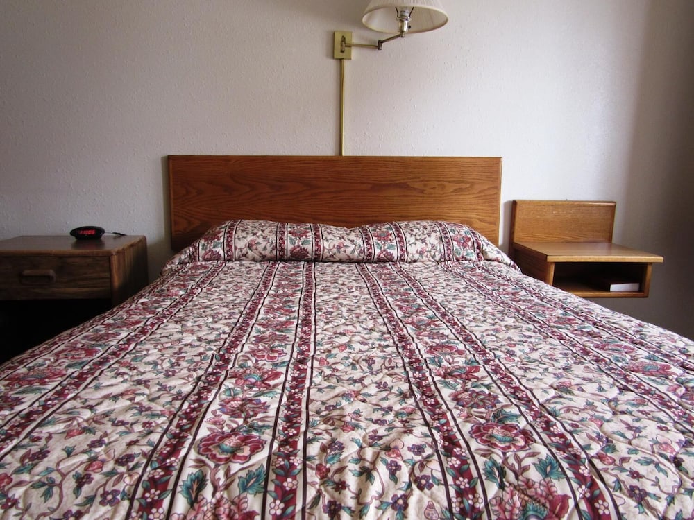 Deluxe Room, 1 Queen Bed - Photo 2