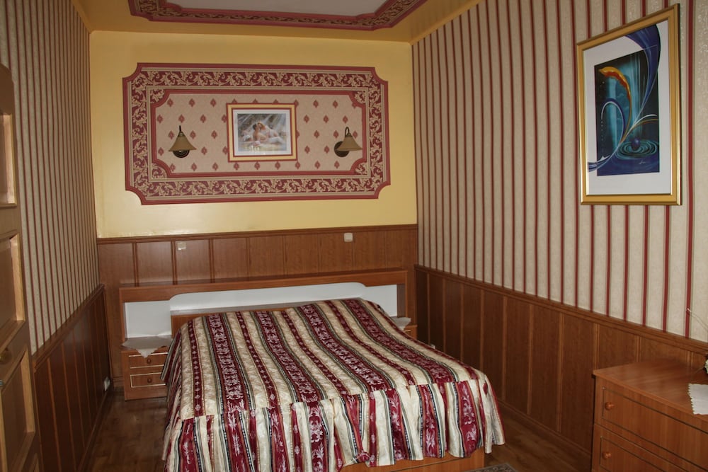 Apartment, Lake View