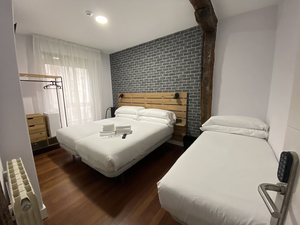 Triple Room - Photo 2