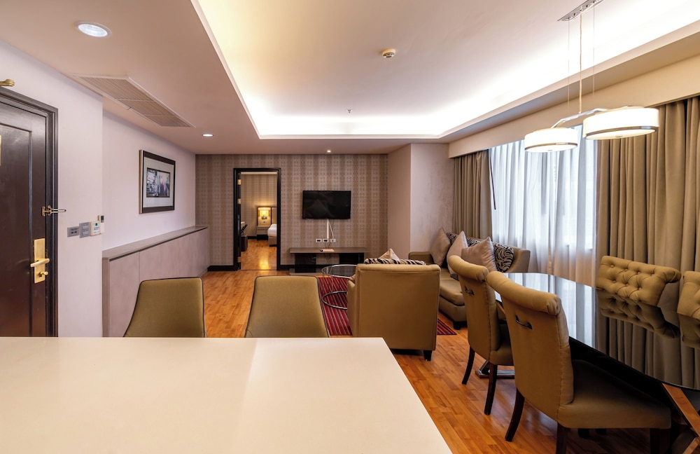 Grand Suite Connected