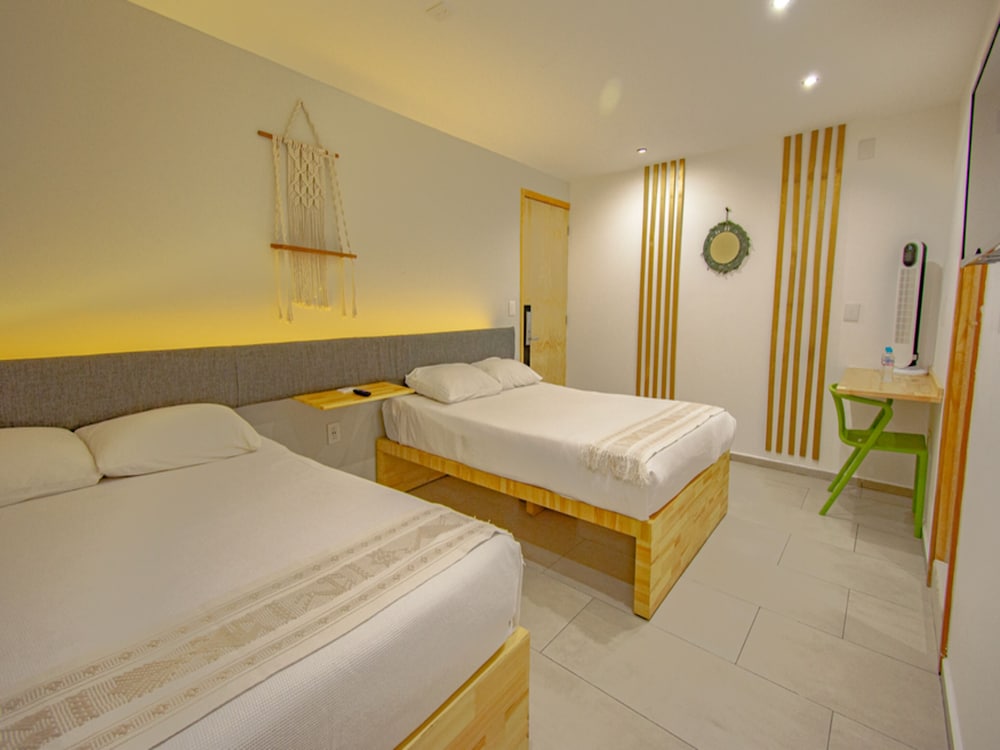 Standard Room, 2 Double Beds - Photo 13