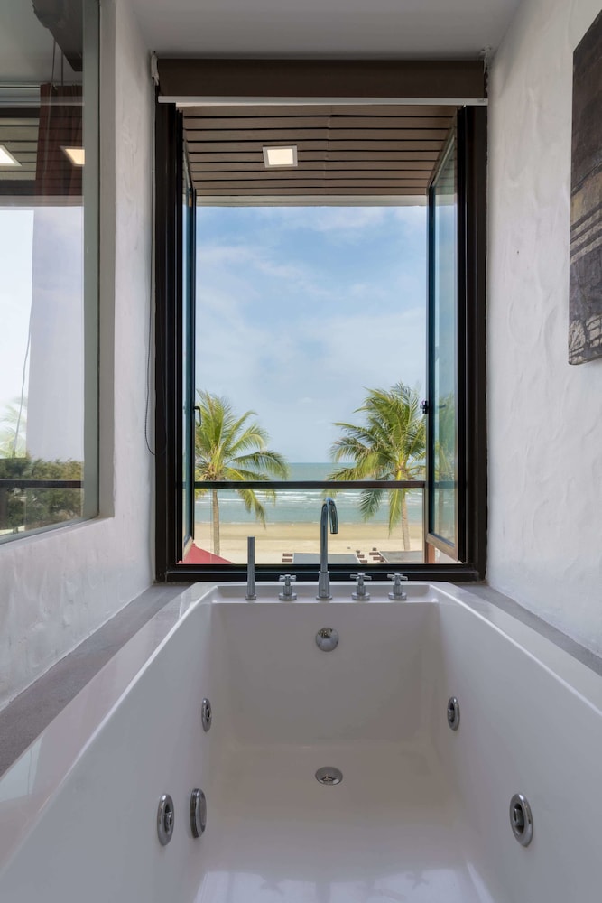 Four-Bedroom Beachfront Pool Villa - Photo 19