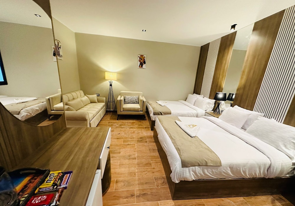 Deluxe Studio Suite photo 2