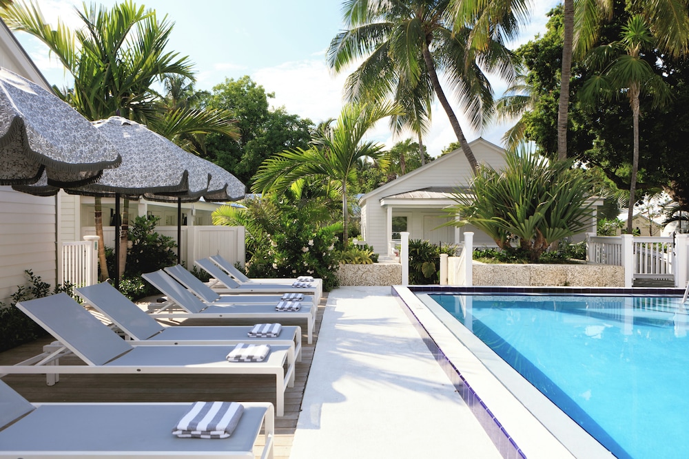 Room, 1 King Bed, Patio, Poolside