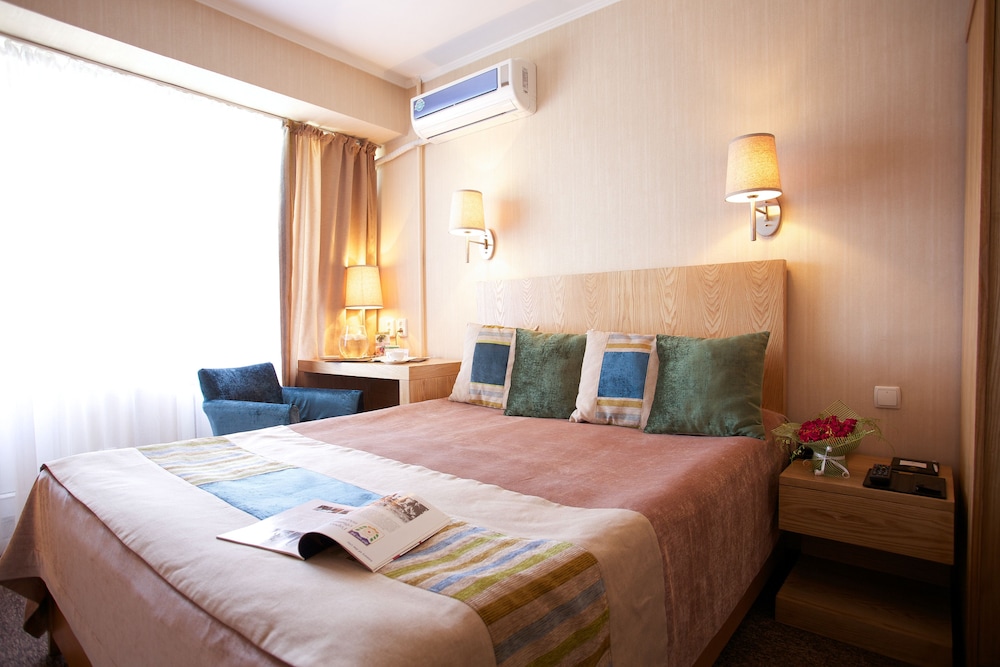 Standard Double or Twin Room photo 1