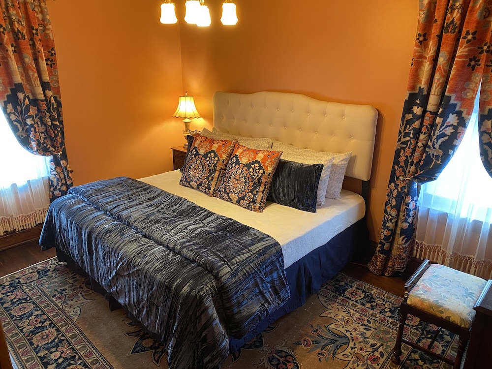 Presidential Apartment, 2 Bedrooms, Kitchen, City View photo 3