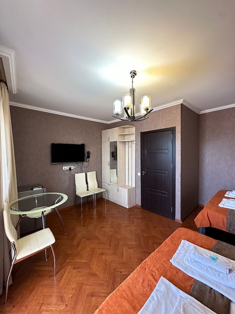 City Quadruple Room photo 3