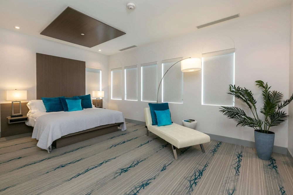 Room (NEW PROPERTY Location, location, loca)