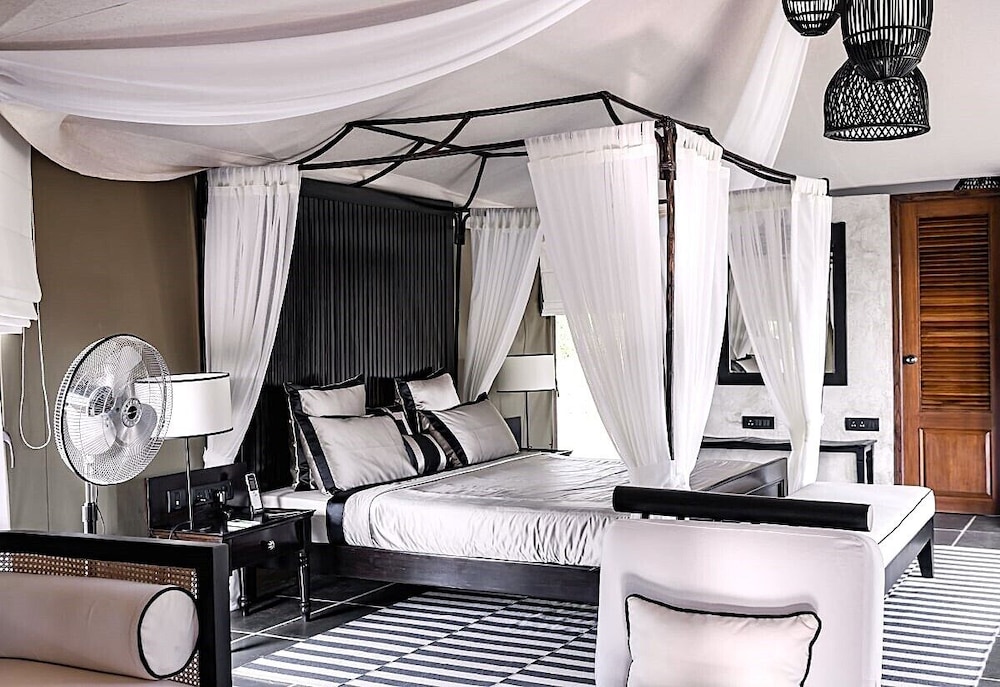 Deluxe Tent