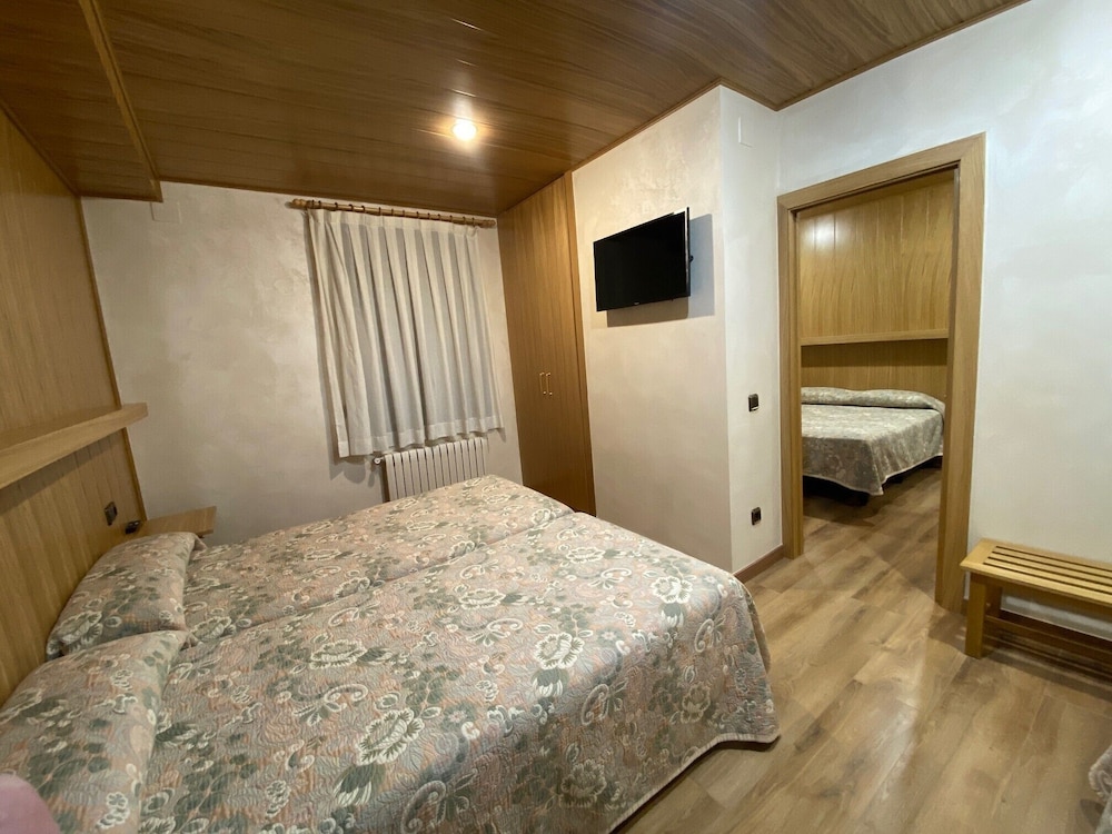 Family Room - Photo 10