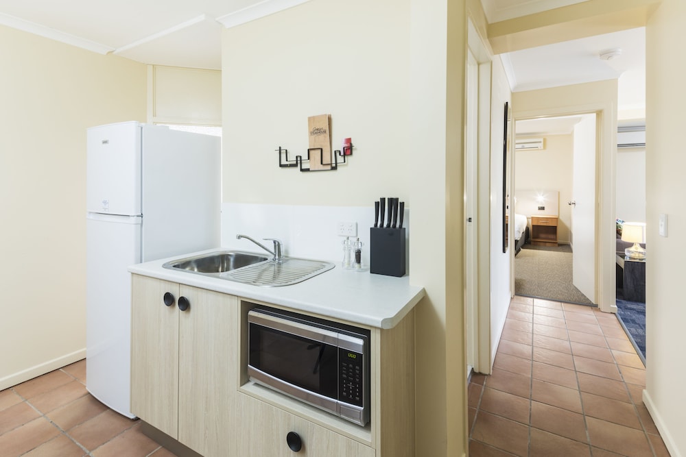 Family Studio 3 Bedroom Apartment thumbnail 5