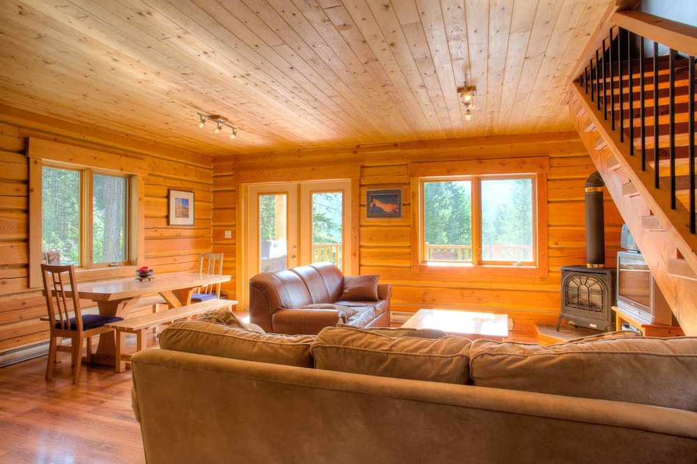 Cabin (Bear Lodge) photo 1