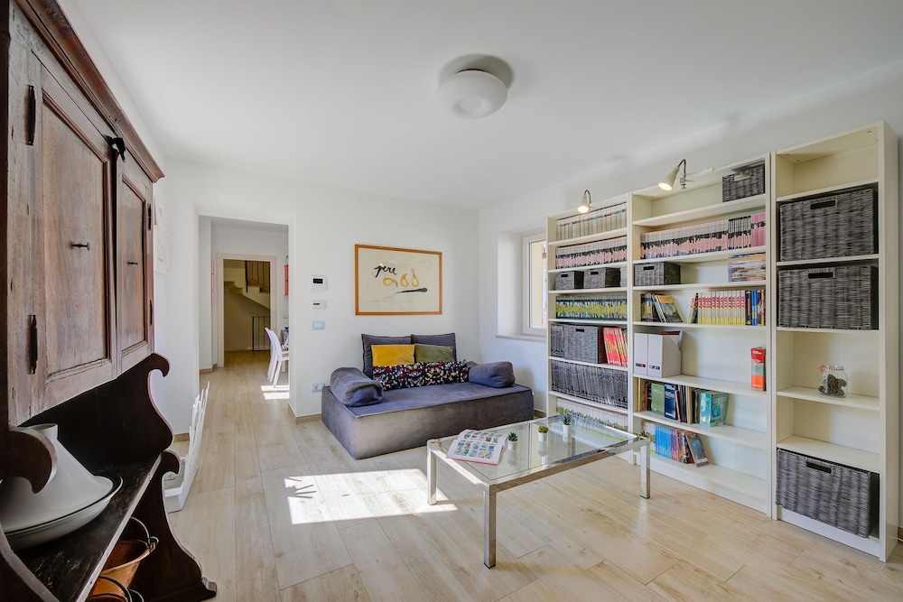 Apartment photo 3