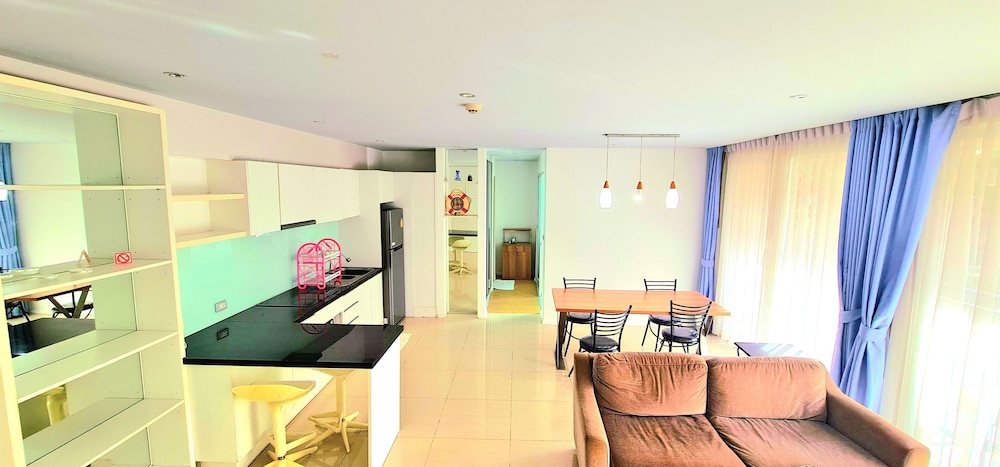 Two Bedroom With Pool View photo 2