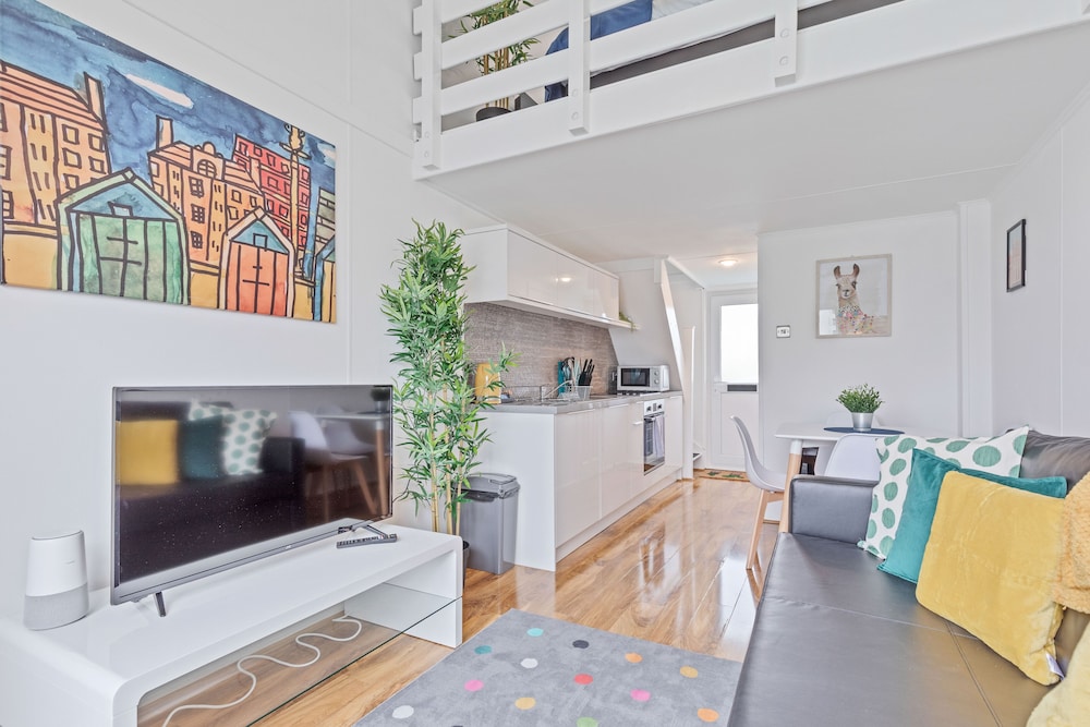 Apartment photo 1