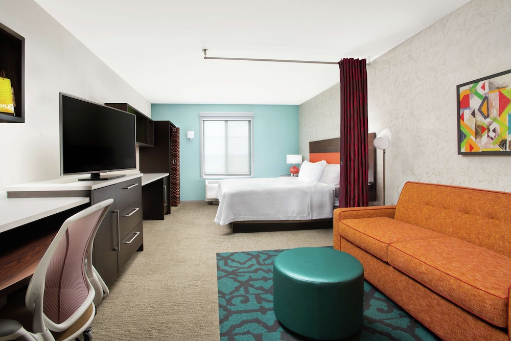 Suite, 1 King Bed, Accessible (Hearing) - Photo 6