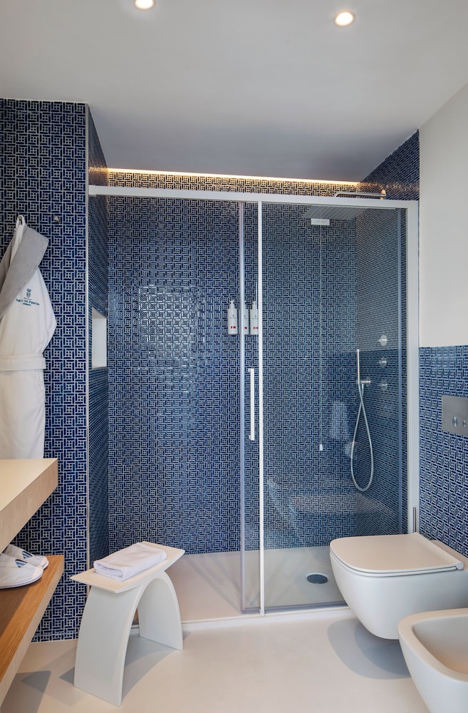 Suite, Sea View - Photo 10
