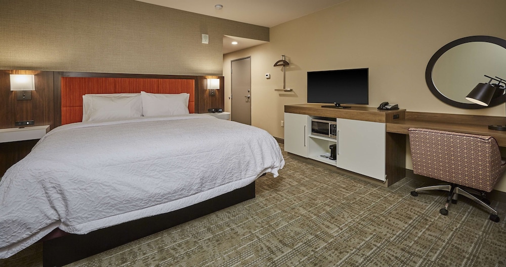 Room, 1 King Bed, Accessible (Hearing) photo 1