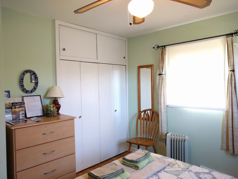 Room, 2 Bedrooms photo 3