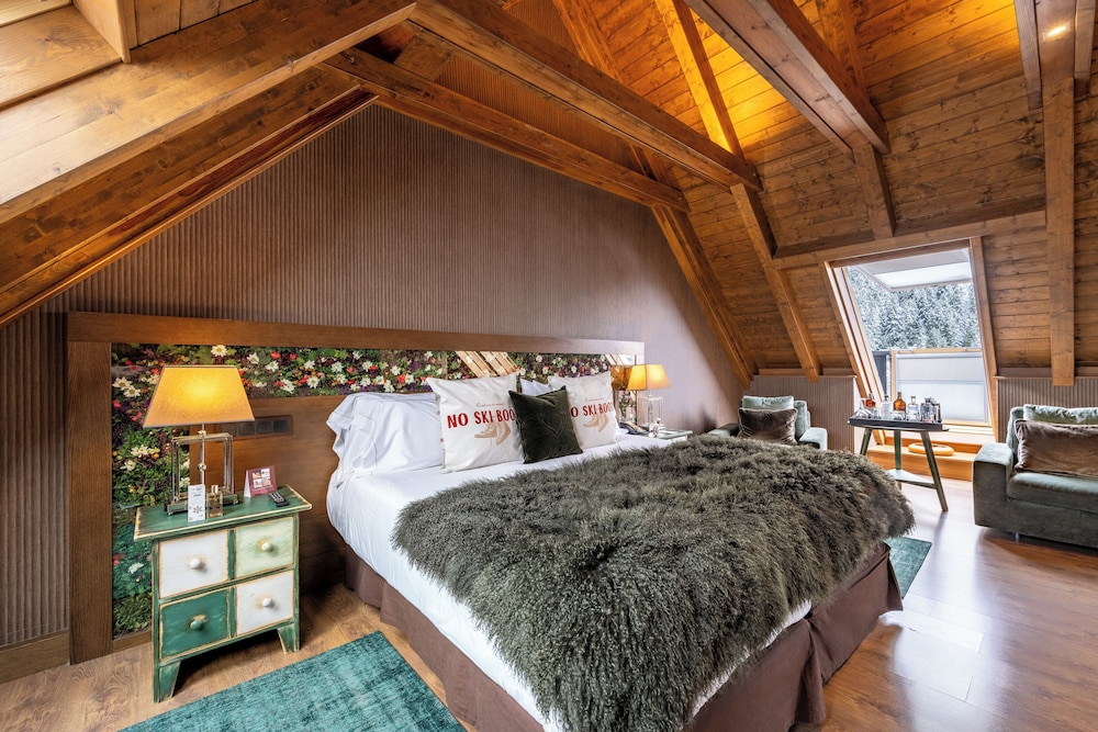 Royal Suite (2 adults and 1 child) photo 3