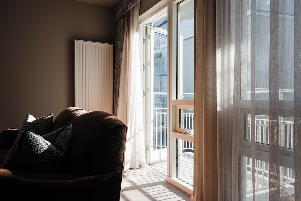 Suite - Photo 11