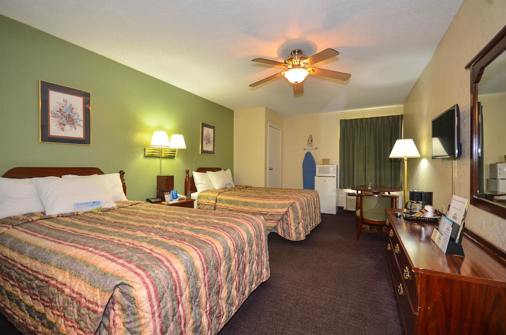 1 King Bed, Mobility Accessible Room, Bathtub w/ Grab Bars, Non-Smoking - Photo 9