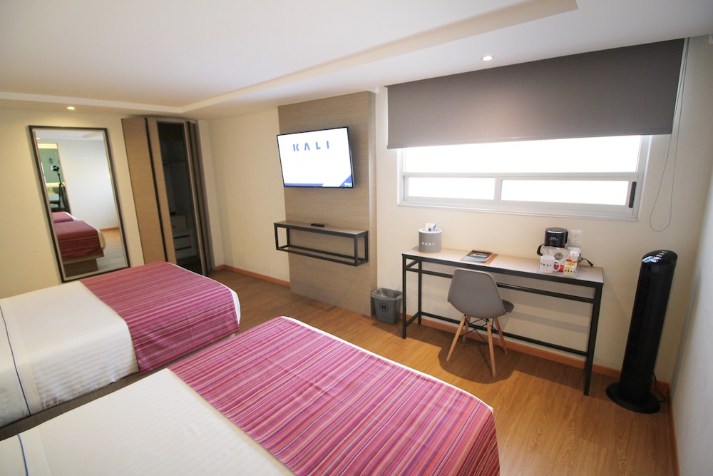 Standard Double Room, 2 Twin Beds photo 2