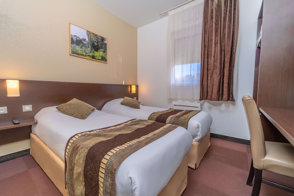 Standard Room, 2 Twin Beds photo 2