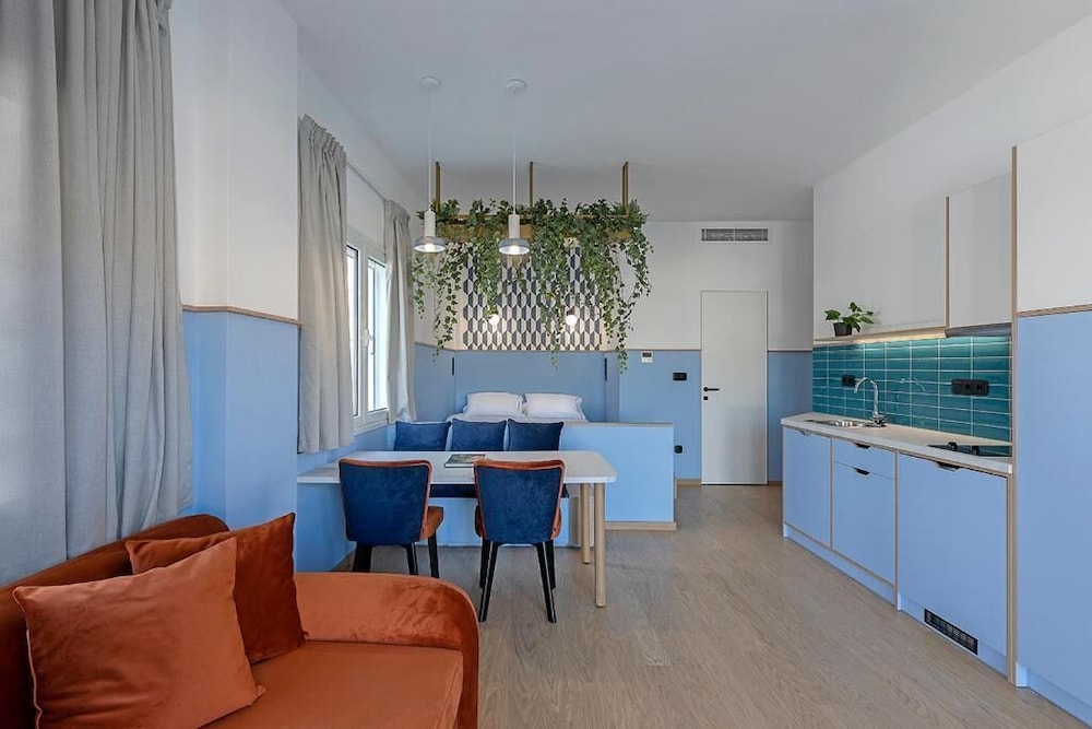 Studio Apartment with Balcony and View of the Acropolis