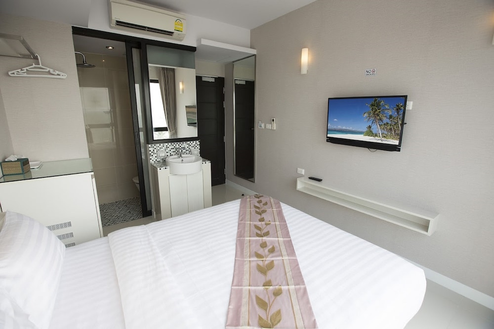 Standard Room, Sea View thumbnail 6