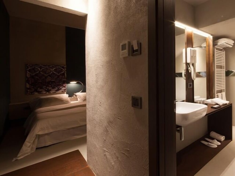 Standard Double Room, City View photo 2