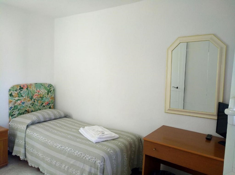 Single Room photo 3