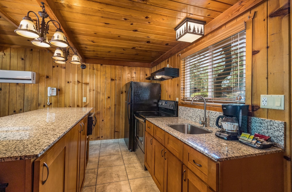 Standard Chalet, Multiple Beds, Kitchen, Resort View - Photo 6