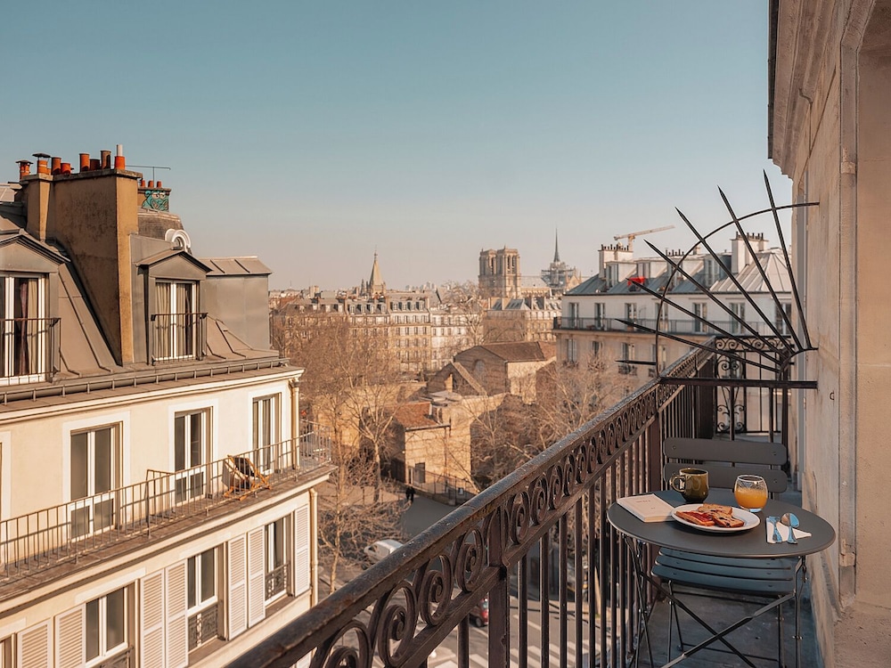 Classic Double Room, Balcony photo 1