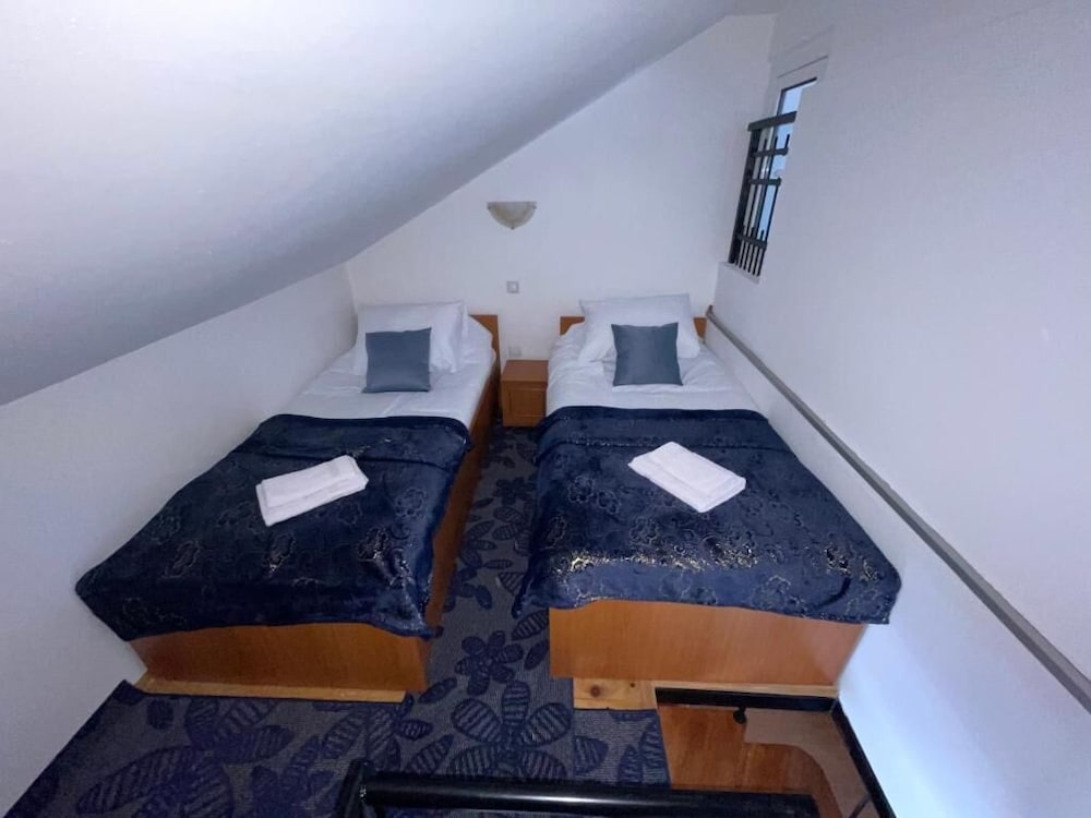 Classic Double Room - Photo 5