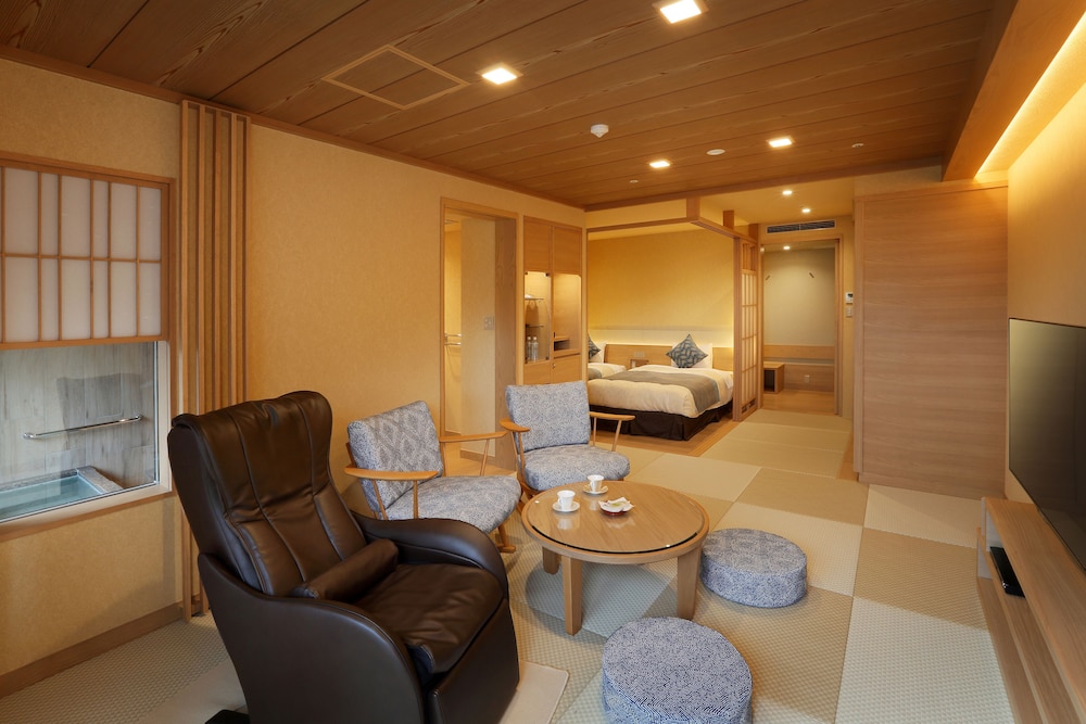 Japanese Western Style Superior Room with Tatami Area & Private Hot Spring Bath,NonSmoking(Shuhokan) photo 1