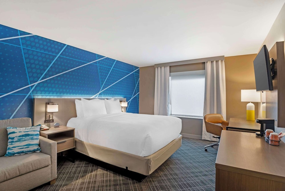 Standard Room, 1 King Bed photo 2