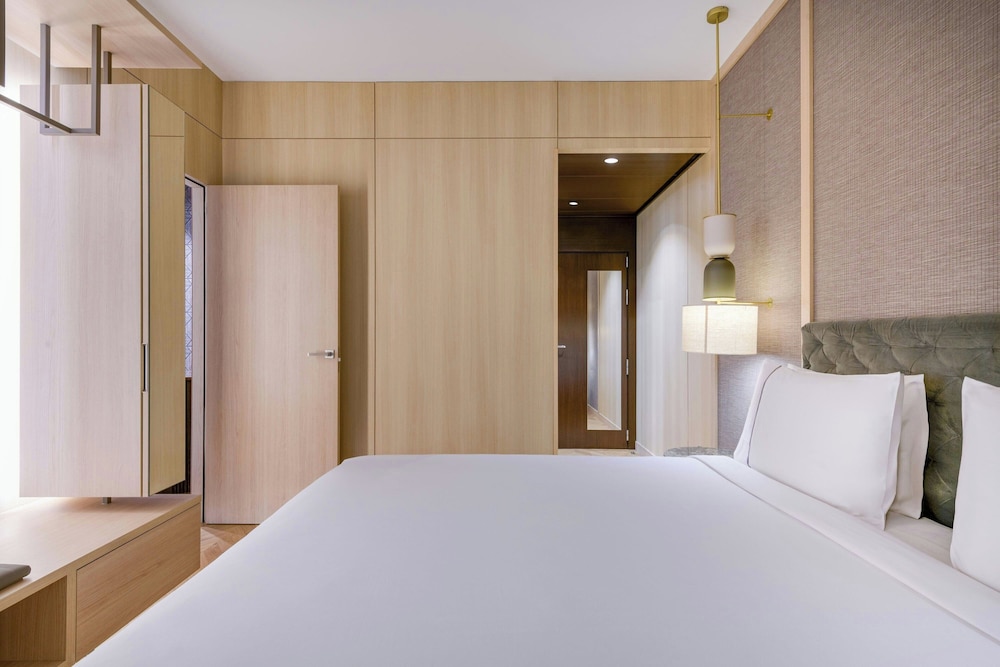 Superior Room, 1 King Bed